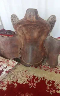 زین آسب قدیمی تمام چرم