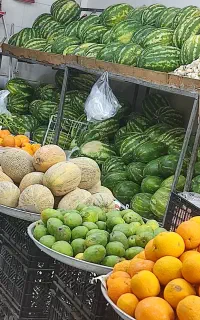 فروشنده ومیوه آرایی