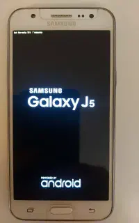 گوشی سامسونگ گلکسی J5 (نیاز به تعمیر دارد)