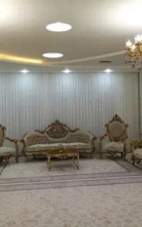 مبلمان سلطنتی ۷ نفره به همراه دو عدد میزبان