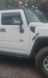دو دستگاه خودرو هامر h2