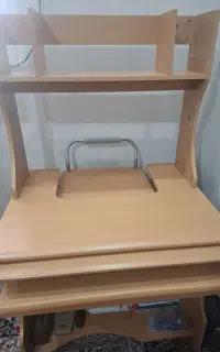 میز کامپیوتر یا لپ تاپ