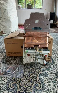 آبگرمکن دیواری مدلB3115بوتان همراه با سه سال ضمانت
