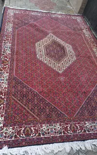 یک عدد فرش ۶ متری