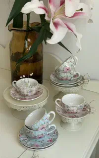 فنجون و نعلبکی گلدار
