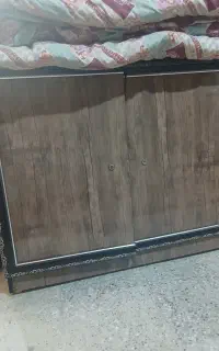 فروش کمدبا فرش ۱۲متری هم معاوضه میکنم