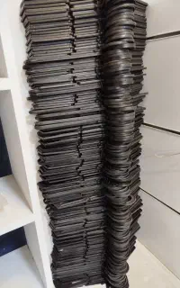 چوب لباسی مشکی