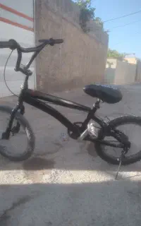 دوچرخه عروسک درب اتاق