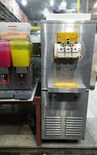 دستگاه بستنی