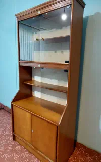 کتابخانه چوبی