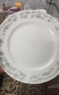 یک دست بشقاب