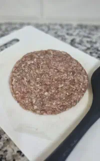 برگر دست ساز خانگی ۱۰۰ درصد