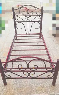 حراج تخت فلزی محکم تک نفره سالم تمیز