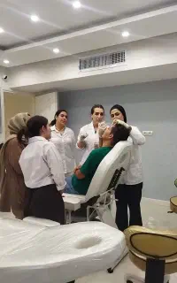 آموزش ژل و بوتاکس همراه با استخدام
