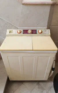 ماشین لباسشویی صنام سالم و تمیز