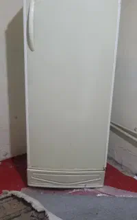 لوازم اداری و خانگی دست دوم یخچال کمد صندلی و میز