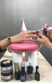 دستیار ناخنکاری