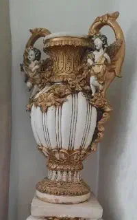 گلدان وپایه