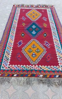 گلیم پشمی دستباف