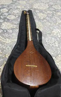 سه تار عظیمی
