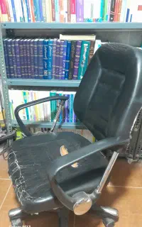 صندلی گردان ( با ارسال فوری )