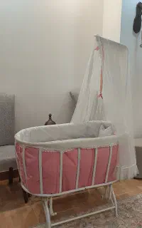 گهواره متحرک کودک کاملا سالم