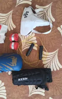 دستکش و لوازم کیک بوکسینگ