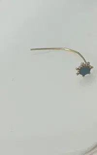 پرسینگ بینی طلا
