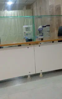 ۳ عدد میز با ۶ عدد صندلی چرخدار اداری
