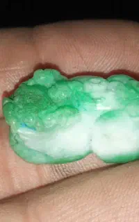 مجسمه زمردی اژدها