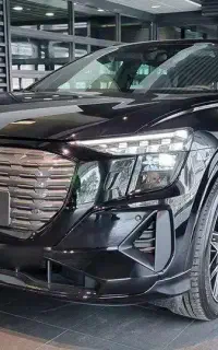 حواله آئودی Q5 E-tron 2025 بلک پکیج