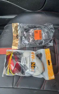 یک موس یک عدد کابل hdmi
