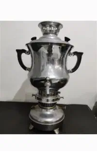 سماور نفتی قدیمی و چراغ