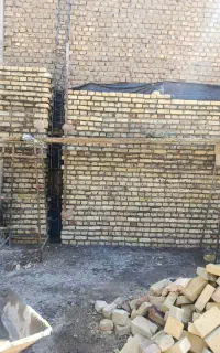 استاد بنا همه کاره