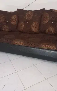 مبل سه نفره  چرم وپارچه بسیارتمیز