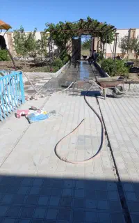بنا همه کار انجام میدم سیمان کاری دیوار چینی