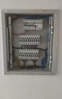 استخدام برقکار