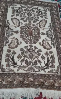 دو عدد گلیم فرش بفروش می‌رسد