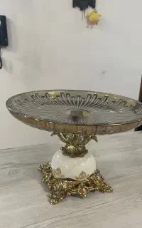 ظرف پایه دار