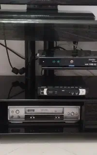میز تلویزیون شیشه ای ۵۰۰تومن