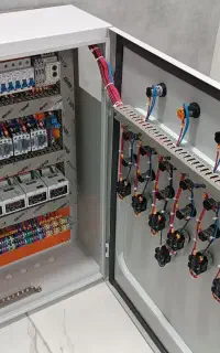 برق کار صنعتی