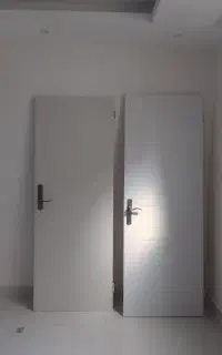 دو عدد درب نو اتاق و حمام