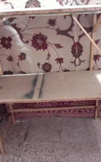 نیمکت فلزی