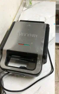 تستر و ساندویچ ساز