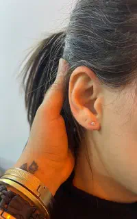 پیرسینگ ، میکرودرمال(کاشت نگین در بدن) و تتو بدن