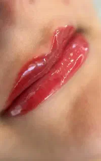 نیازمند مدل چشم ابرو لب برای تکمیل آلبوم کاری