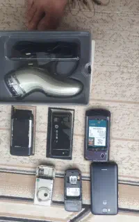 ۶عدد موبایل ویک عدد ریشتراش فیلیپس
