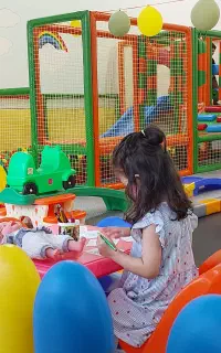 مربی خانه بازی لیانا