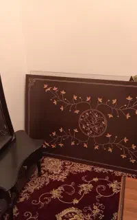 اینه و میز نهار خوری