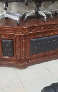 میز اداری و مطالعه